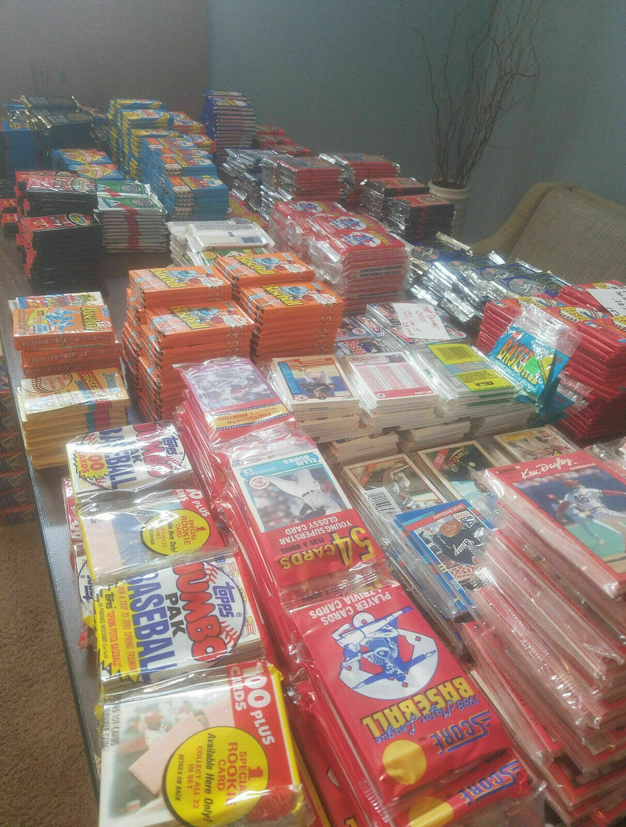 HUGE Lot of 100 Unopened Old Vintage Baseball Cards in Wax Cello Rack Packs